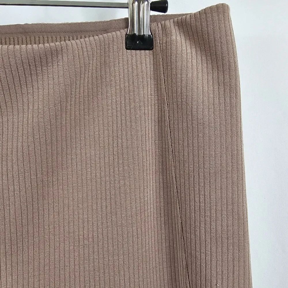 Lululemon Ribbed Softstreme Zip-Leg High Rise Pants in Brown - Size 12 - Picture 4 of 11